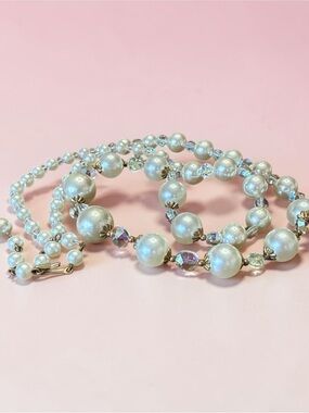 Pearl and Crystal Necklace in Ivory - Elegant Women's Necklace